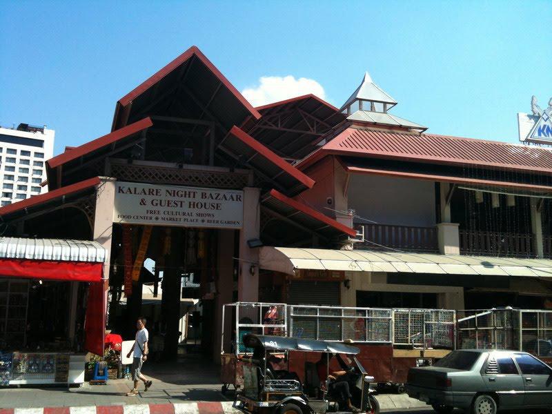 Kalare Night Bazaar Guesthouse เชียงใหม่ ภายนอก รูปภาพ